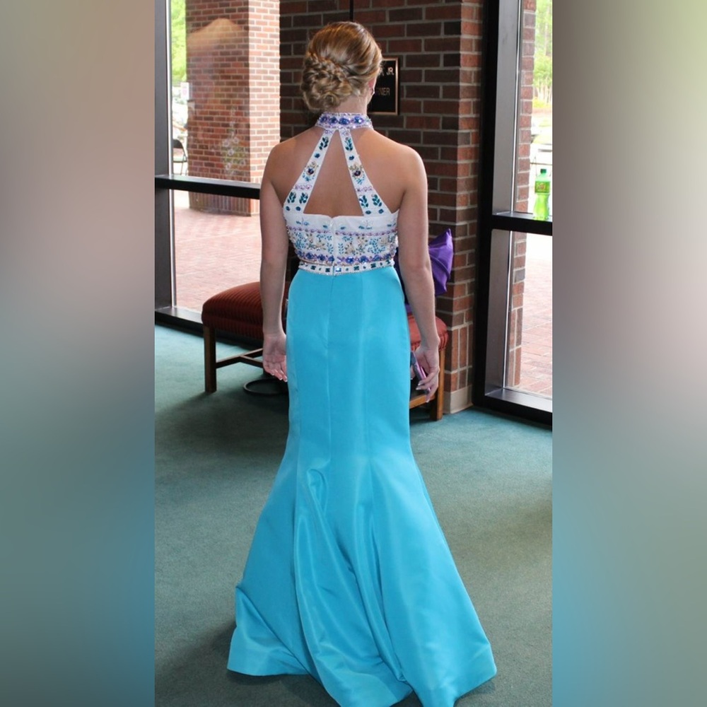 Sherri hill gown